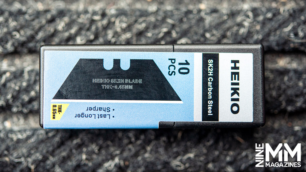 a photo of heikio black carbon steel utility blades