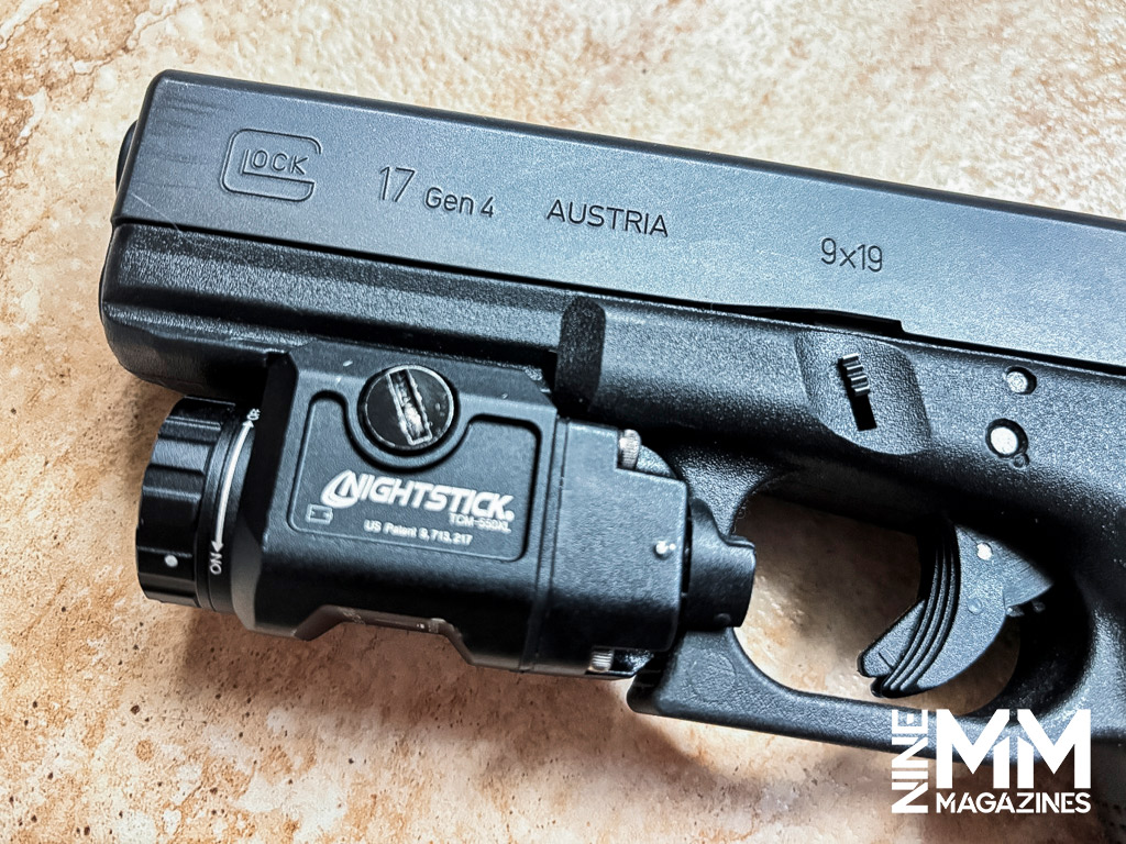 a photo of a weapon mounted light