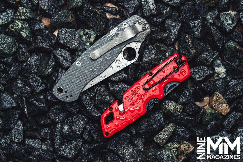 a photos comparing a Milwaukee Fastback vs pocket knife
